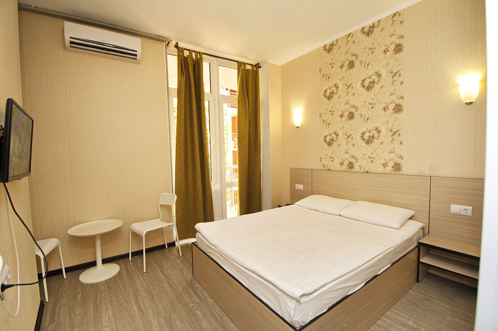 "Лотос" гостиница в Дивноморском "Лотос" гостиница в Дивноморском