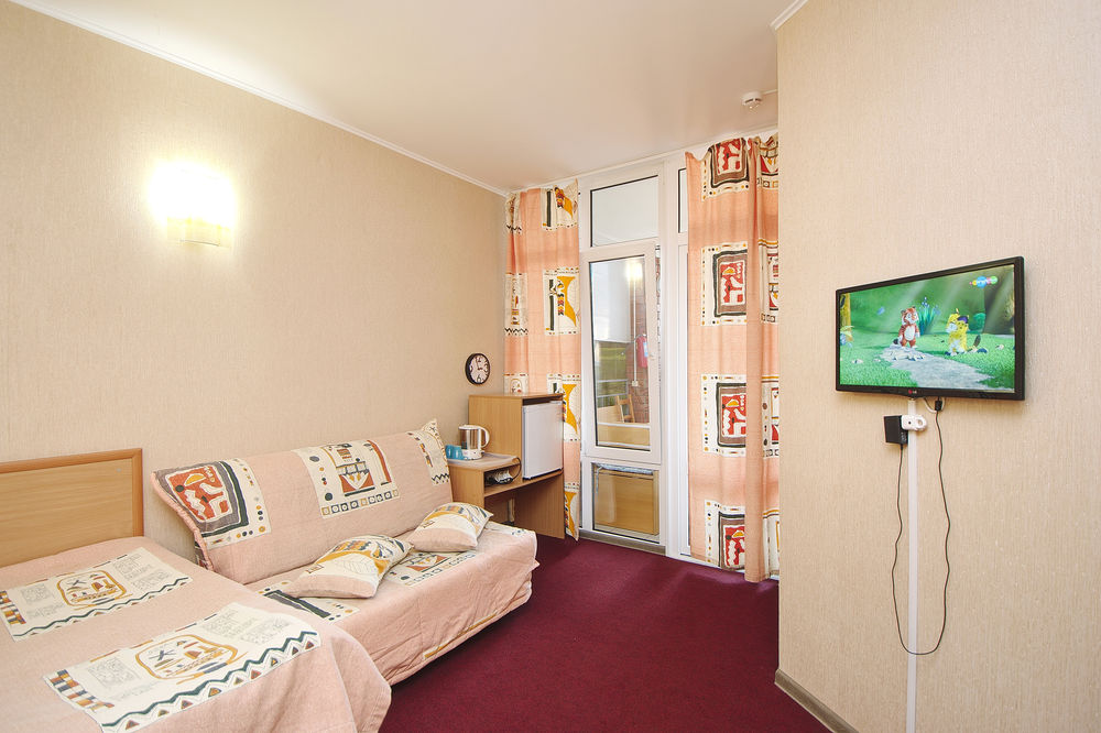 "Лотос" гостиница в Дивноморском "Лотос" гостиница в Дивноморском