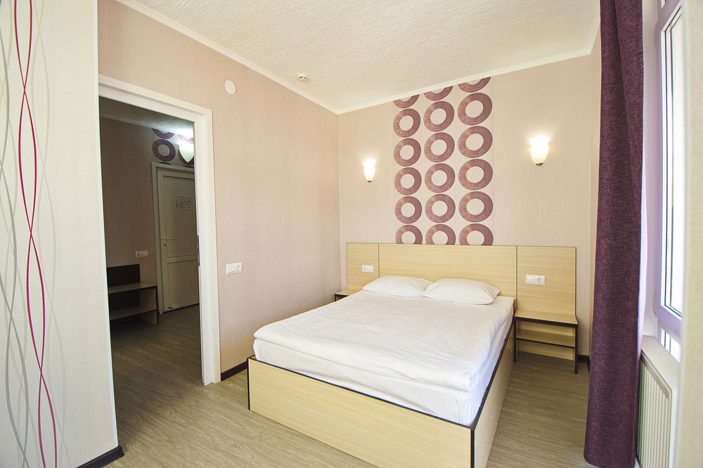 "Лотос" гостиница в Дивноморском "Лотос" гостиница в Дивноморском