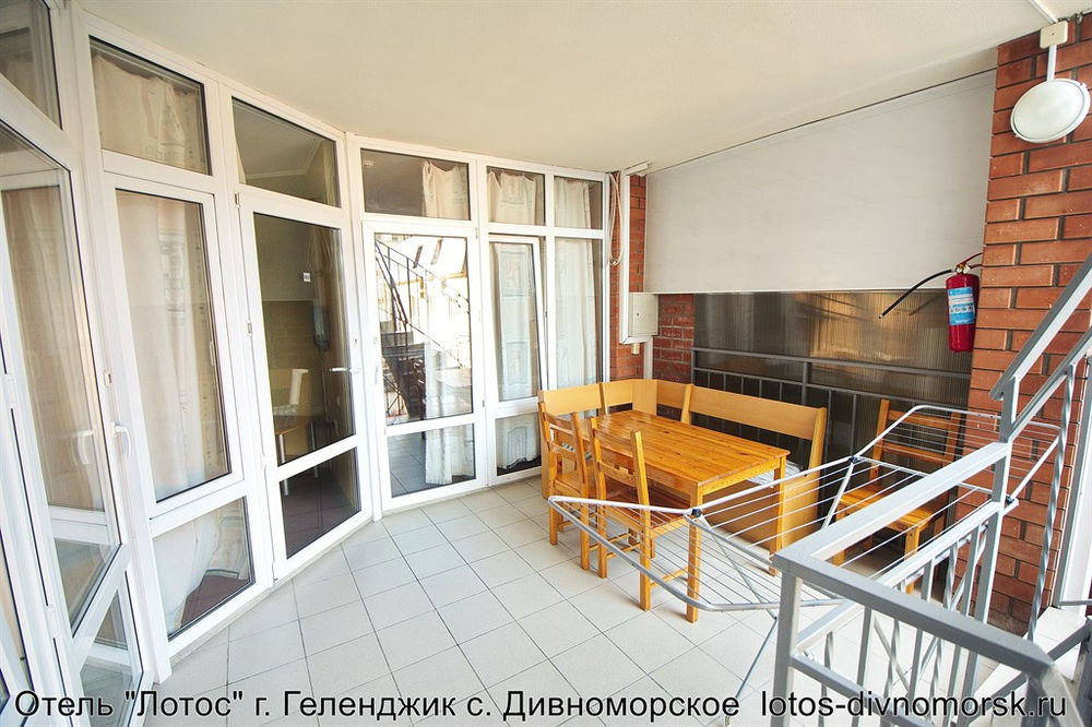 "Лотос" гостиница в Дивноморском "Лотос" гостиница в Дивноморском