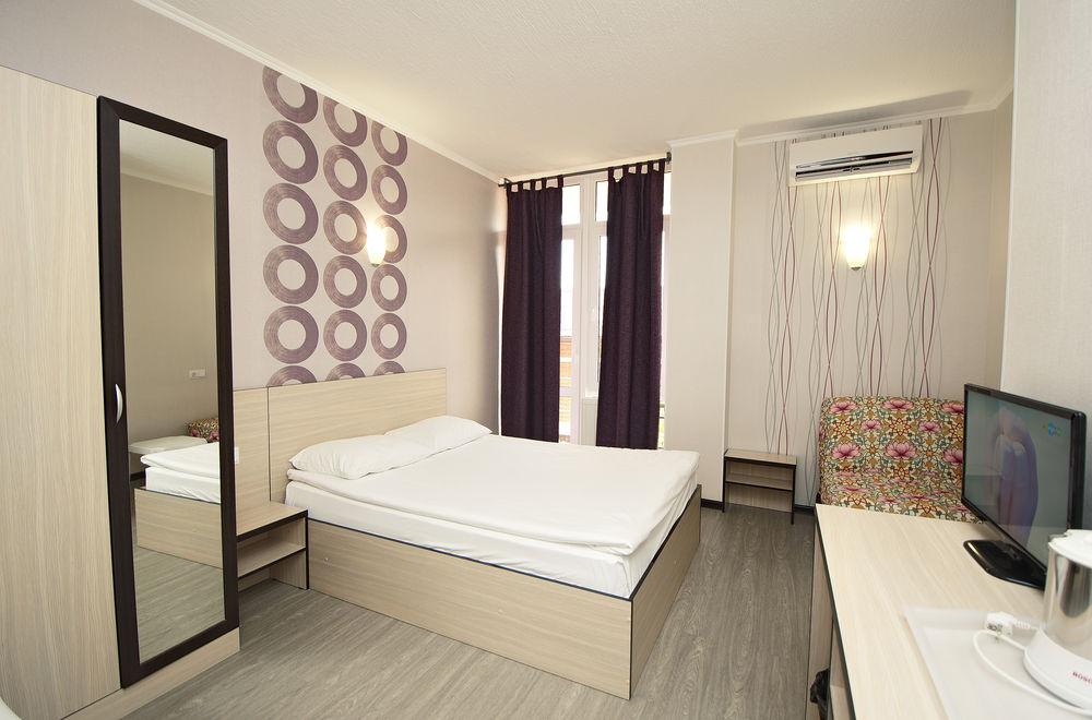 "Лотос" гостиница в Дивноморском "Лотос" гостиница в Дивноморском