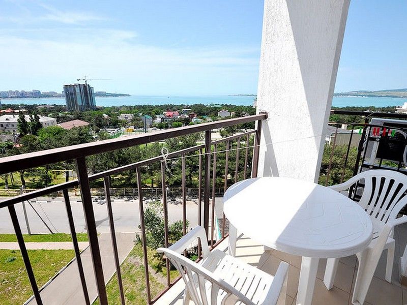 "С видом на море" 2х-комнатная квартира в Геленджике "С видом на море" 2х-комнатная квартира в Геленджике