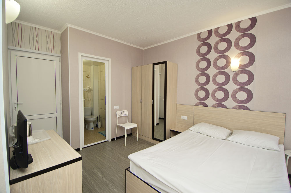 "Лотос" гостиница в Дивноморском "Лотос" гостиница в Дивноморском